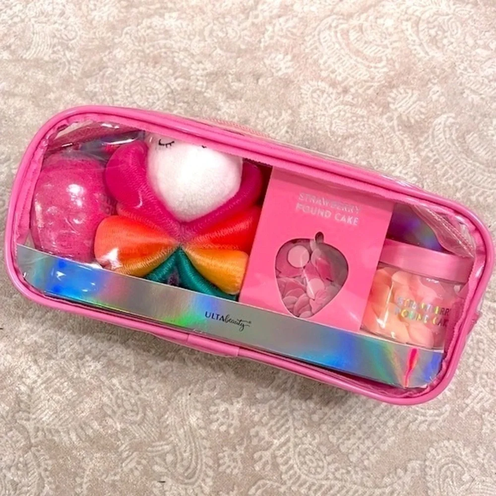 Brand New Ulta Beauty Strawberry Pound Cake Bath Set Loofa Bath Bomb Zipper Bag
